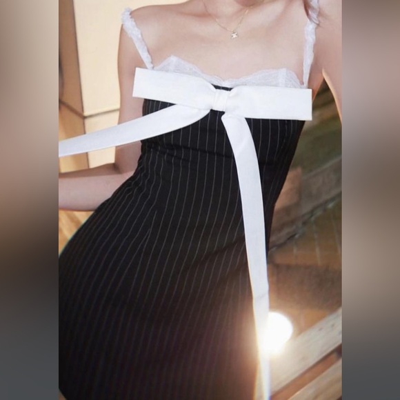 Huelley Rose Dress SZ 6 - Picture 2 of 4